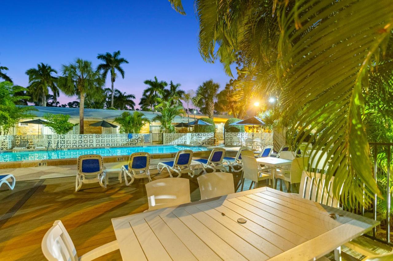 The Fairways Inn Of North Naples Esterno foto