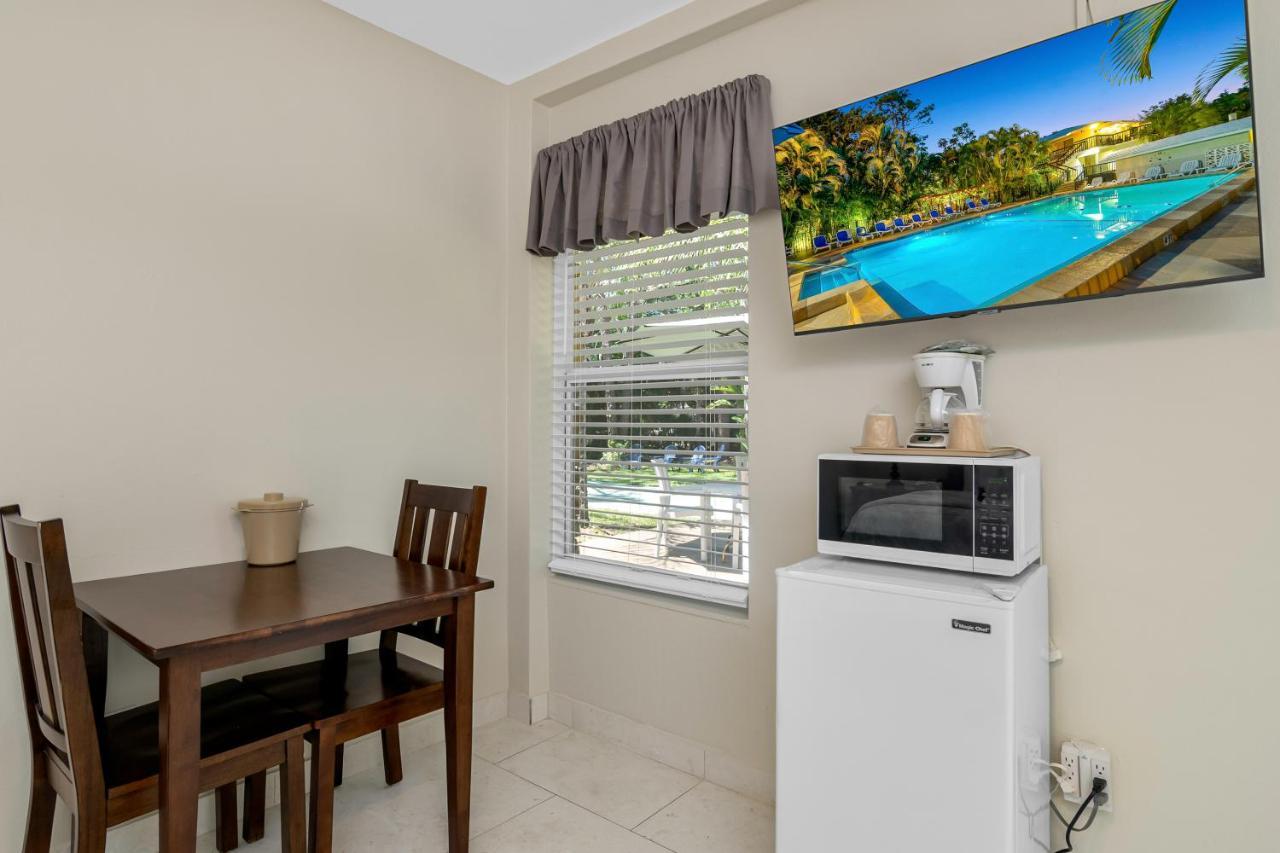 The Fairways Inn Of North Naples Esterno foto