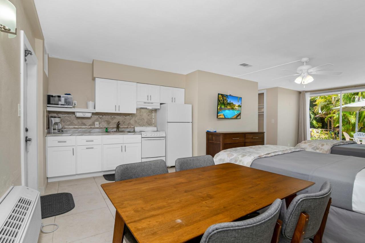 The Fairways Inn Of North Naples Esterno foto